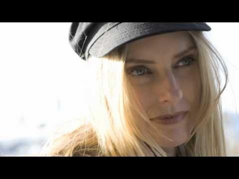 Aimee Mann » Aimee Mann - Voices Carry (Acoustic)
