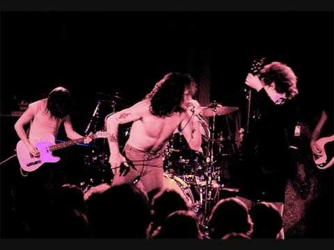 AC/DC » AC/DC Kicked In The Teeth {San Fransisco 1977}