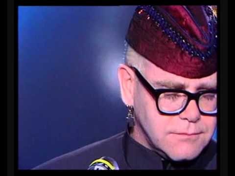 Elton John » Elton John - A Word In Spanish   French TV 1988