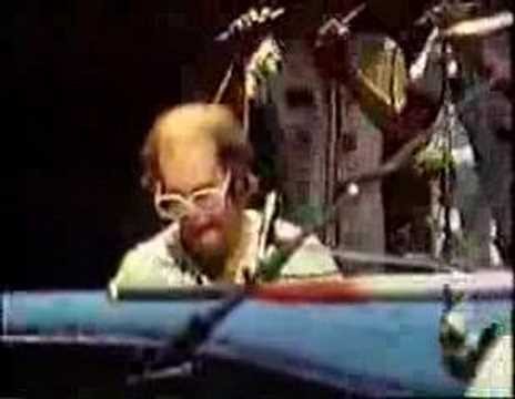 Elton John » Elton John - Pinball Wizard (Dodger Stadium 1975)