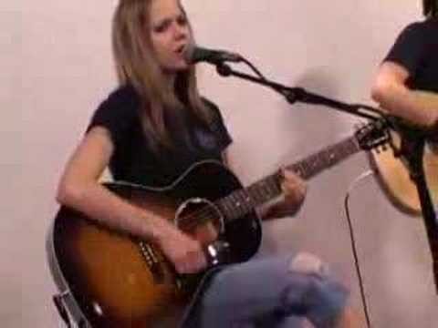 Avril Lavigne » Avril Lavigne - Don't tell me ( acoustic)