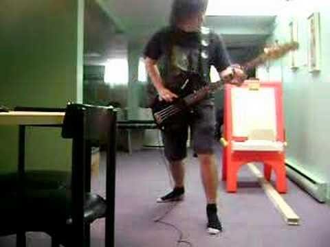 Iron Maiden » Iron Maiden - Invaders (Bass Cover)