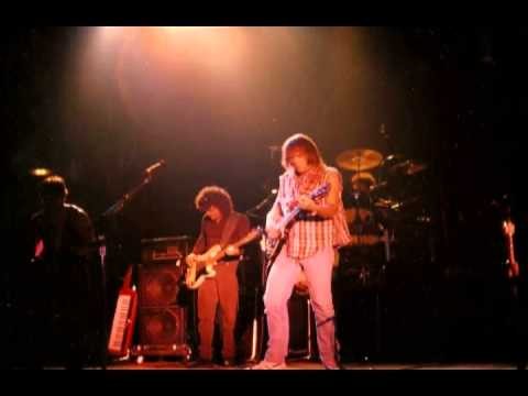 Neil Young » Neil Young & Crazy Horse - Modern World  (Live)