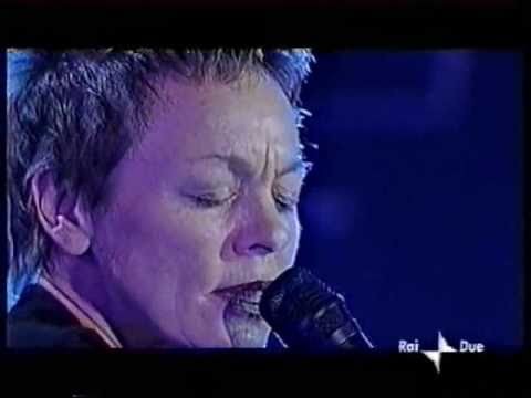 Laurie Anderson » Poison - Laurie Anderson Live in San Remo 2001