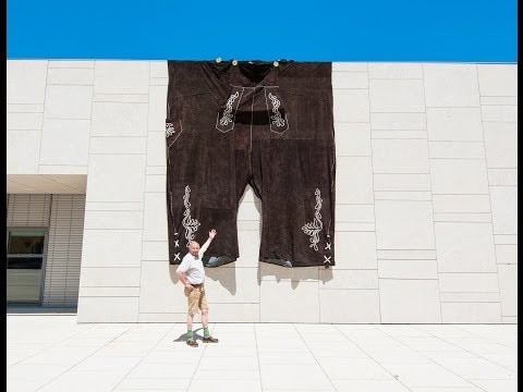 Die grÃ¶ÃŸte Lederhose der Welt - Largest Lederhosen of the world