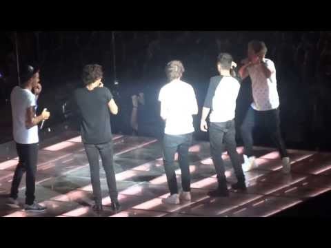 Harry imitates goldfish & Niall and Liam rap (One Direction Adelaide Concer