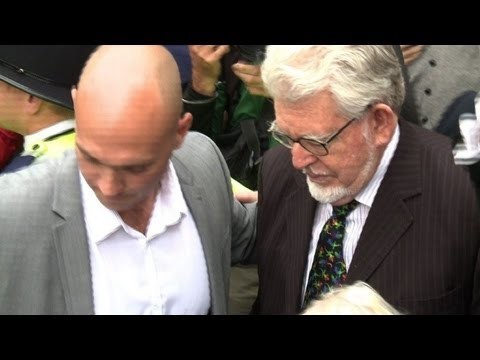 Entertainer Rolf Harris in UK court over 'sex assaults'