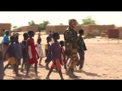 French soldiers reach out to Mali civilians