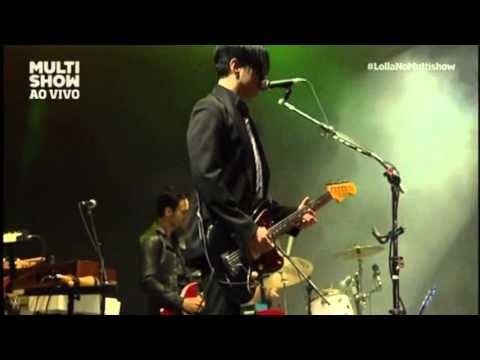 [02] Queens of the Stone Age - No One Knows (Lollapalooza 2013 Brazil) HQ