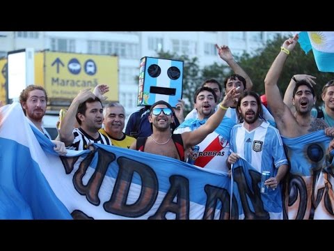 Miles de Argentinos Toman Rio de Janeiro por la Final del Mundial Brasil 20