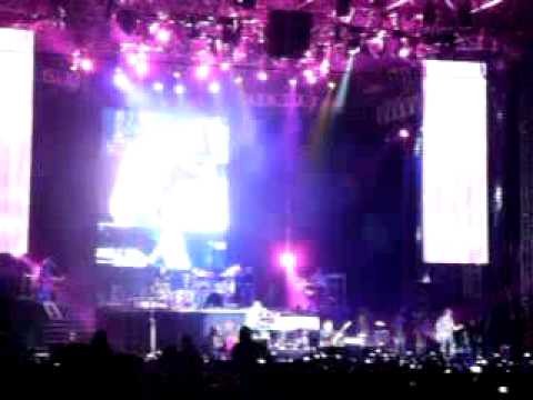 Guns N Roses - November Rain Live in Bogota