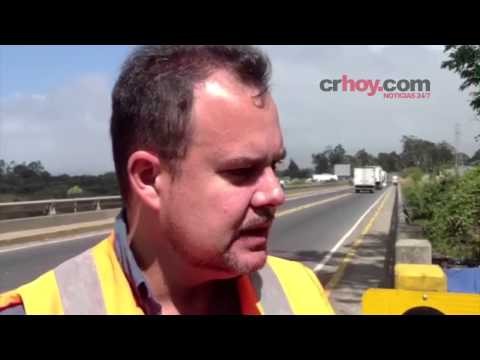 CRHOY - Ingenieros del Lanamme realizan inspecciÃ³n en \puente del Saprissa