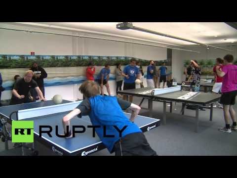 Germany: This is how to play table tennis with your HEAD