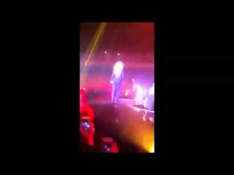 Beyonce gets slapped in the ass by a fan (Live Concert in Denmark)