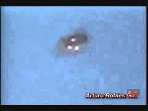 Amazing ufo Algeria UFO over Earth saudi 2013 Ovni