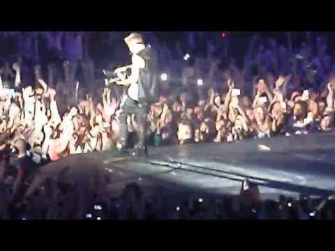 Justin Bieber Out Of Town Girl BELIEVE TOUR- FINLAND