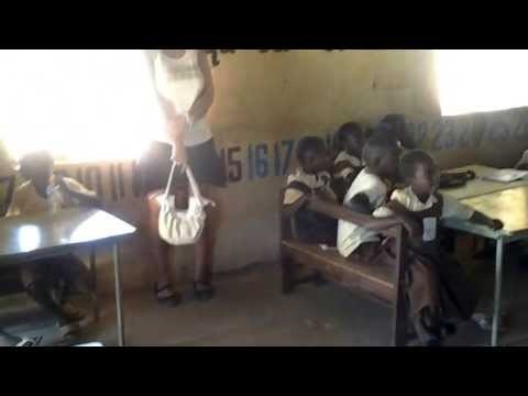Bezoek schooltje Gambia tijdens vakantie 6 mei 2013