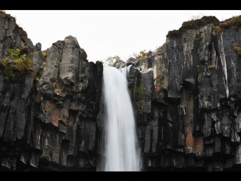 Cascada Svartifoss Waterfall