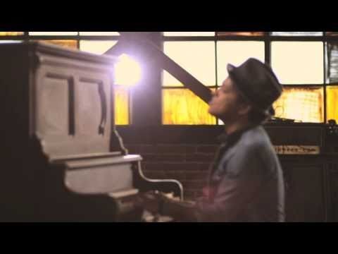 Bruno Mars - Just The Way You Are [Official Video]