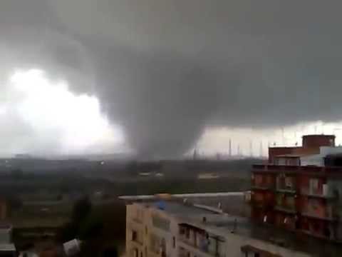Huge Tornado in Taranto