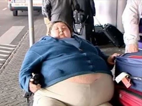#BreakingItaly - Troppo sovrappeso per salire sull'aereo
