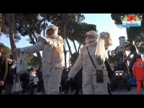 Carnaval Parade in Rome - Italy : Ghosts & Zombies - Funny Masquerade Video