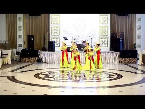 KEREMET Dancers - Uigurskii (Uyghur Dance)