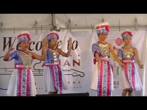 Southeast Asian dance by Young Hmong girls at Cleveland Asian Festival