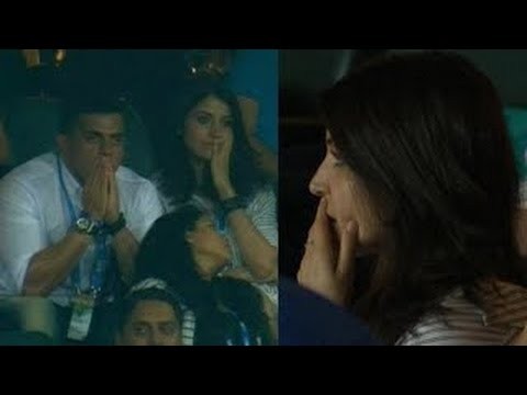 Anushka's Reaction To Kohli's wicket - Ind vs Aus 2nd Semifinal - 2015