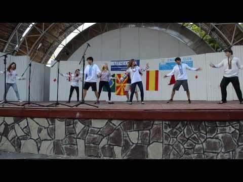 Trainees dance at Global village