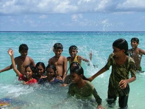 Maldives - "Tsunami Refugees" (Part 1)