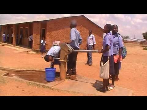 Correct operation of an India Mk II handpump - Medic Malawi & Hafren Water