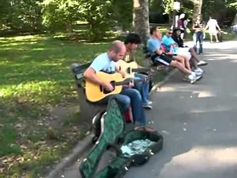 Gitar keren berduel di taman (luar negeri)