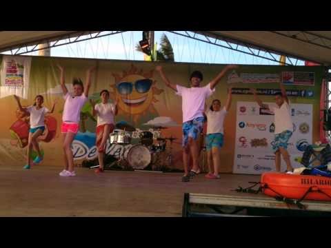 Nicaragua en sus Aguas Bailando Limbo en la Primera Feria de Verano en Puer