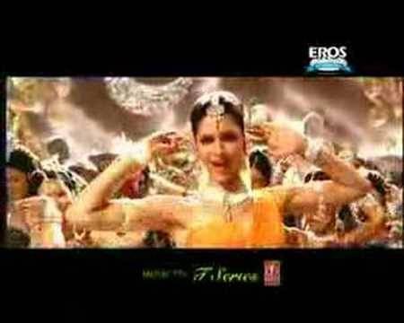 Deepika in Dhoom Taana - Om Shanti Om (song promo)