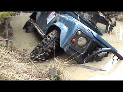 'Aquaman's' Land Rover capsizes in 4x4 Challenge (Poland)