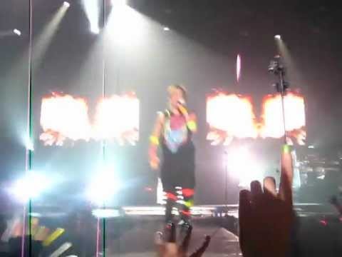 30 Seconds To Mars - Night of the hunter LIVE IN POLAND 8.11.2011