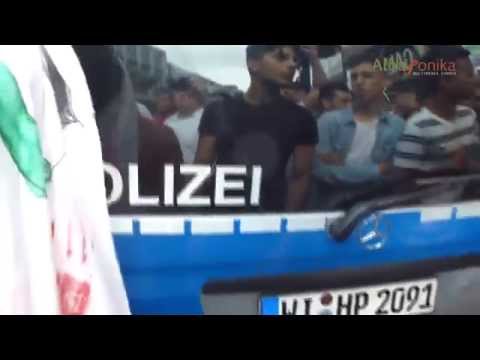 Free Palestine - Demo in Frankfurt - Die Polizei beteiligt sich mit einem I