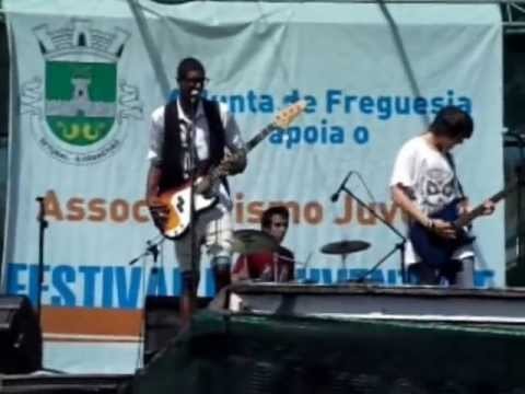Freak Cookie - Falling To The Ground - Ao Vivo @ Festival da Juventude 2013