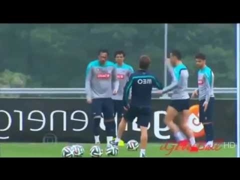 Baile gracioso de Cristiano Ronaldo CR7 en el entrenamiento de Portugal l M