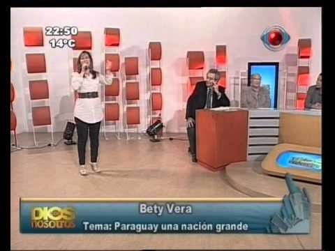 Betty Vera cantando Paraguay una naciÃ³n grande