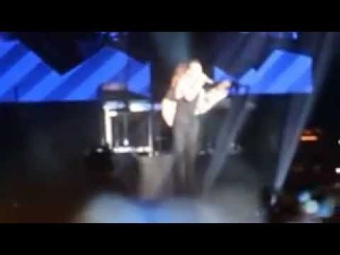 Maroon 5 - She Will Be Loved (LIVE in Singapore) 22 September 2012