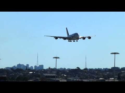 Singapore A380 landing at Sydney