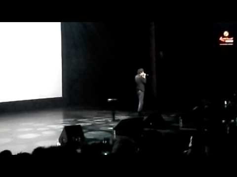 [FANCAM] Lee Kwang Soo FanMeet Singapore [Entrance Song with Robot Dance]