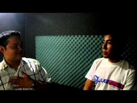 FafaMonge y Luigi Vlogs en la cabina de El Salvador FM
