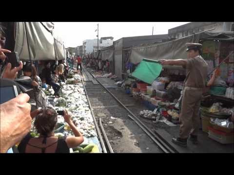 Maeklong Railway Market (à¸•à¸¥à¸²à¸”à¹à¸¡à¹ˆà¸à¸¥à¸­à¸‡)