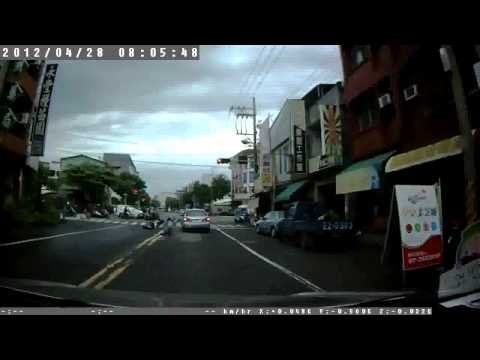 Scary scooter accident in Taiwan on dashcam! NEW
