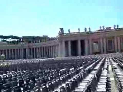 Italy Vacation - VaticanCity - St. Peters Basilica_5