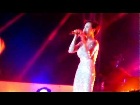 Cho Nguoi Noi Ay - Uyen Linh - Vietnam Idol