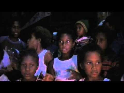 Copii din Vanuatu cantand in limba Romana